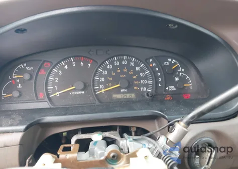 2002 Toyota Tundra Ltd V8 z USA, uszkodzony, nr VIN 5TBBT481X2S313554